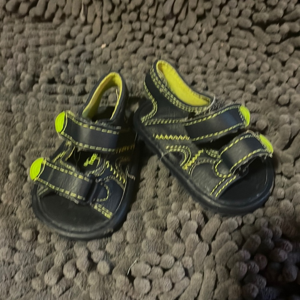 Infant sandals